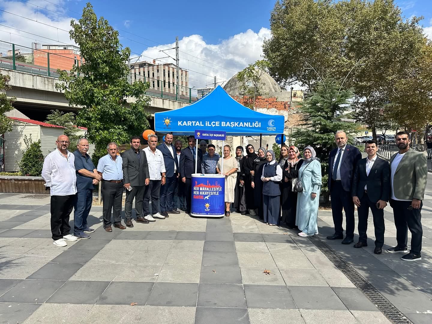 Milletvekilimiz Ali Kıratlı ile Kartallı Esnaflarımızı Ziyaret Ettik