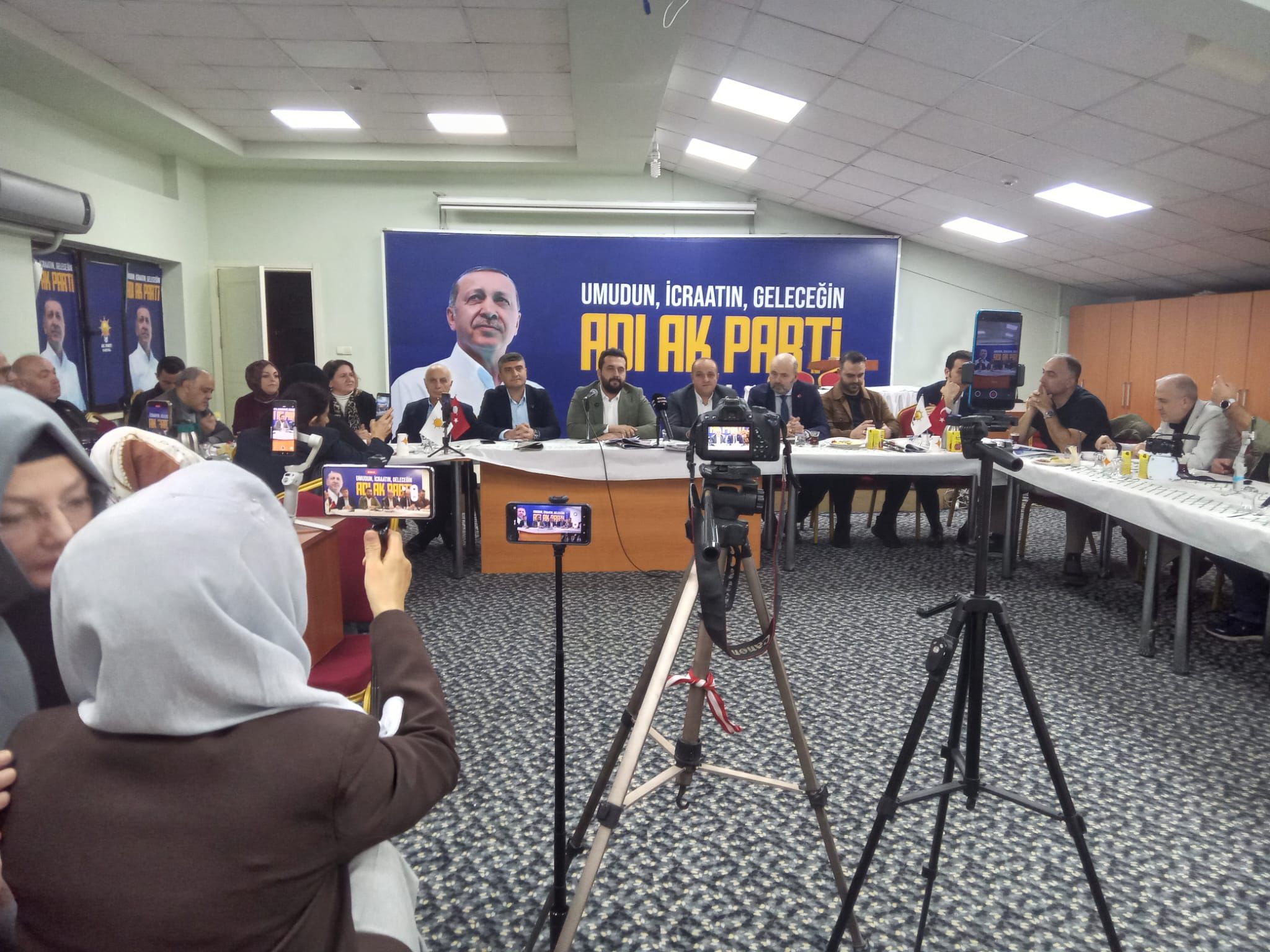 İlçe Başkanımız Haydar Göksoy, Yerel Basın Mensuplarıyla Bir Araya Geldi